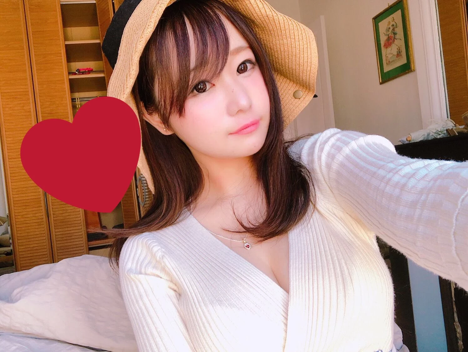 日本一众正妹齐齐换上紧身冷衫 性感庆祝针织衫之日